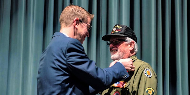 veterans pinning general